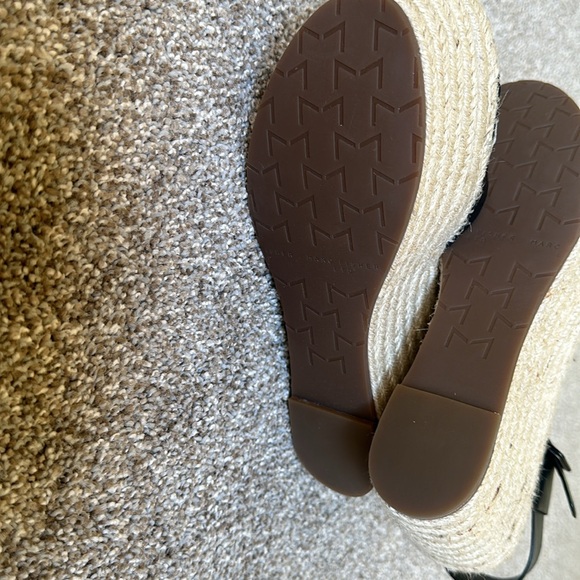 Marc Fisher LTD black wedges size 8 - Picture 3 of 3